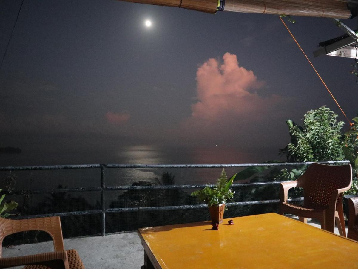 The View Padang, Amazing View, 8 Mins Mentawai Fast Ferry, Cold Beer,Close To Restaurants Padang (Sumatra) Exterior foto